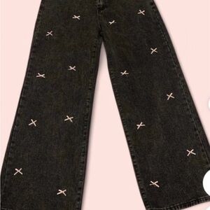 Elegant Black Wide Leg Jeans with Pink Embroidery size 5